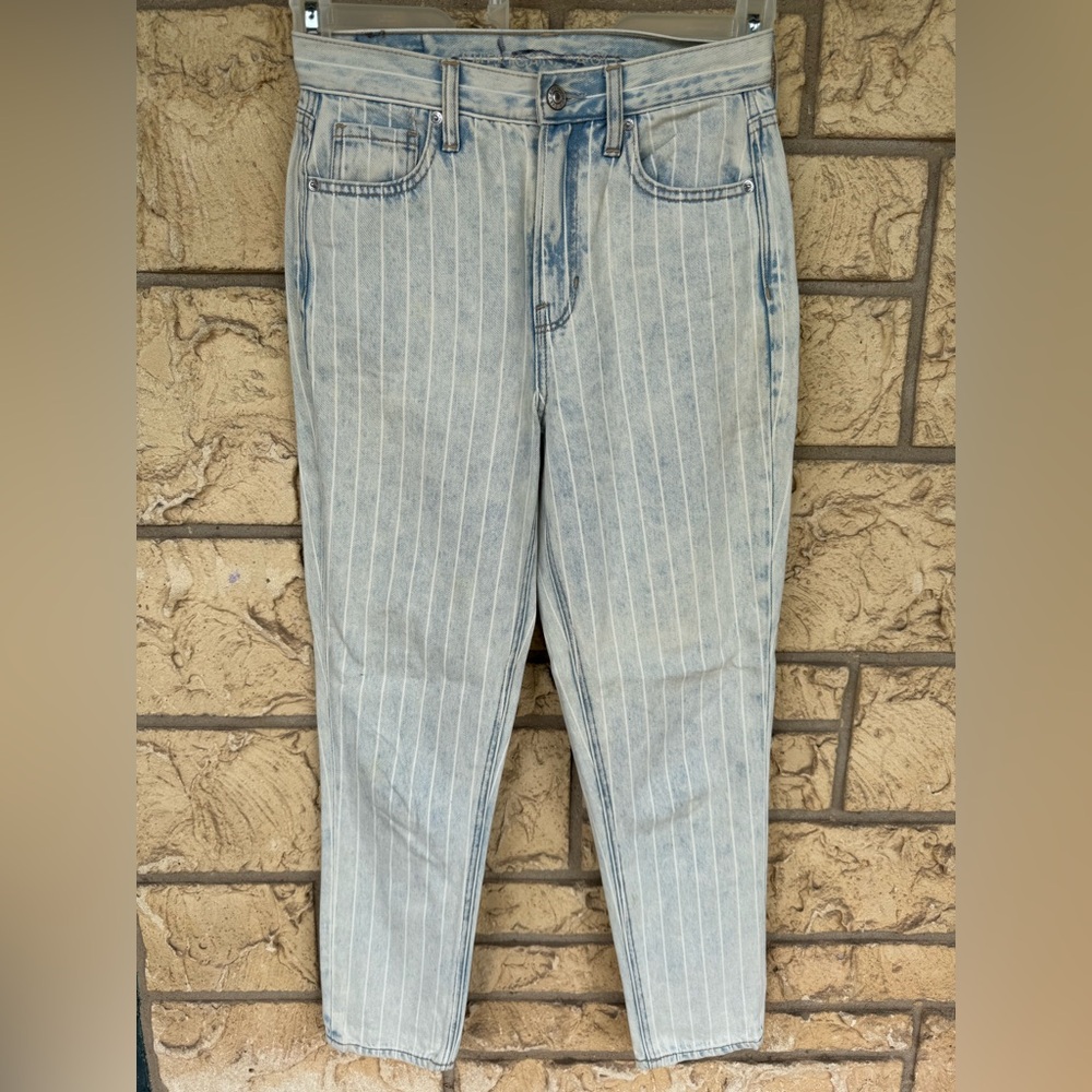 American Eagle Mom Jeans Striped Blue Size 0 Short